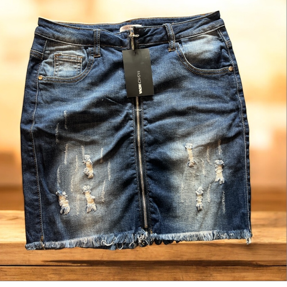Fashion Nova Moon Goes Down‎ Denim Skirt Zip Front Distressed Large NWT